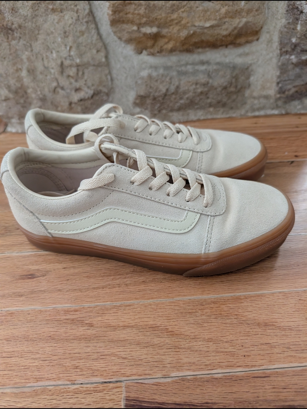 Vans Cream Suede Sneakers with Gum Sole 7.5 Like New